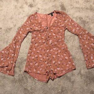 NWOT- floral romper lace up front Small